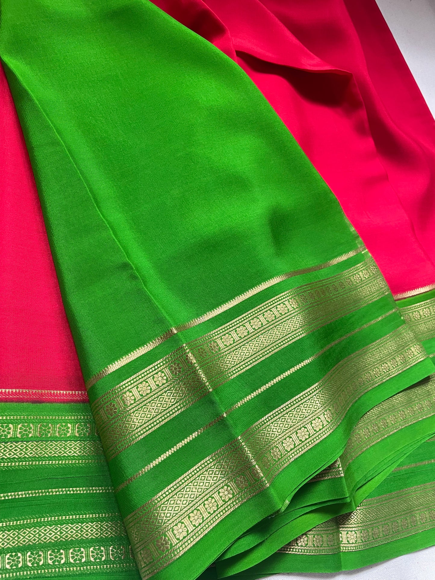 Red N Green Bentex Pure Mysore Crepe Silk Saree