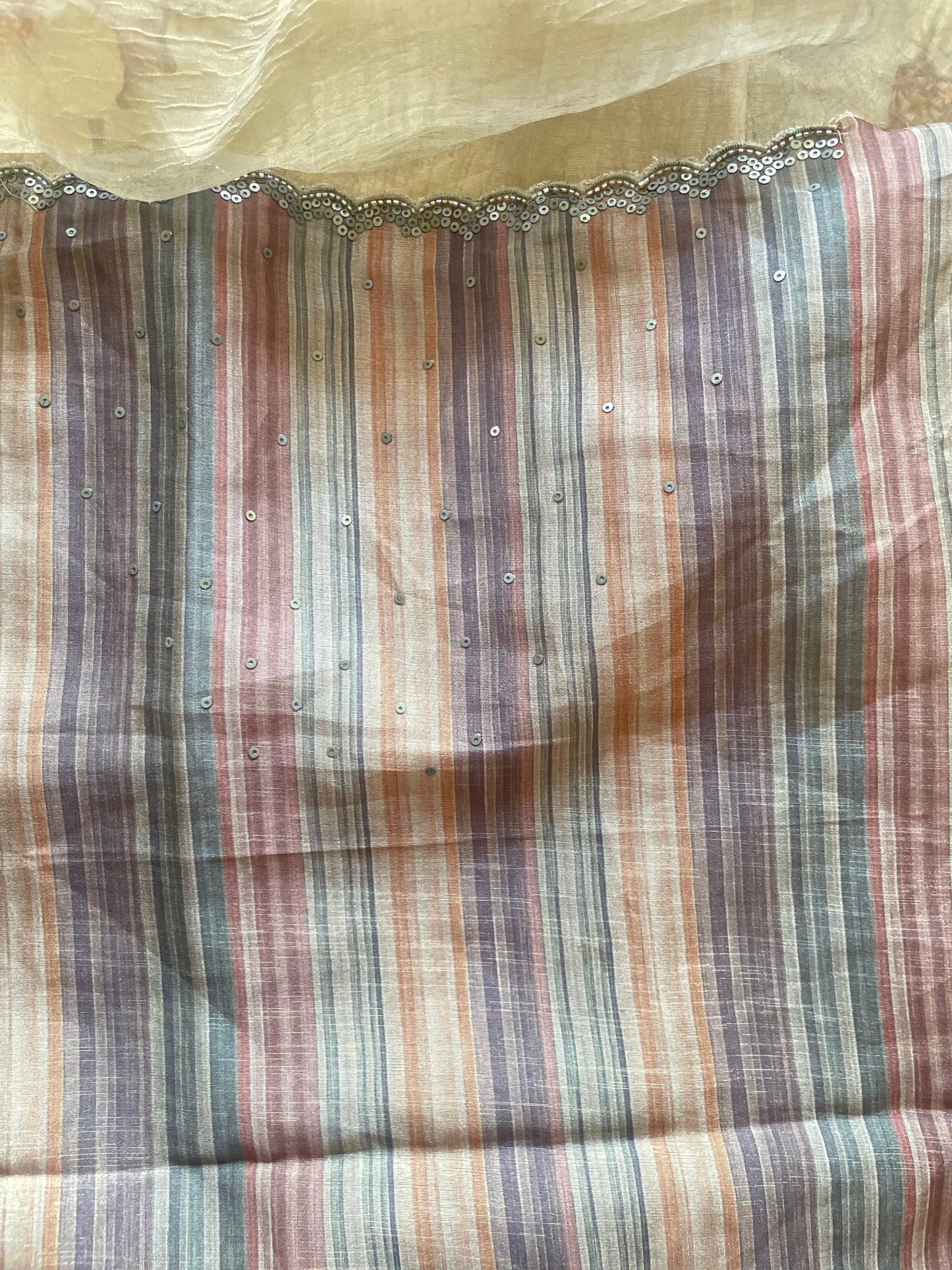 Grey Scallop Embroidered Crushed Tissue Saree