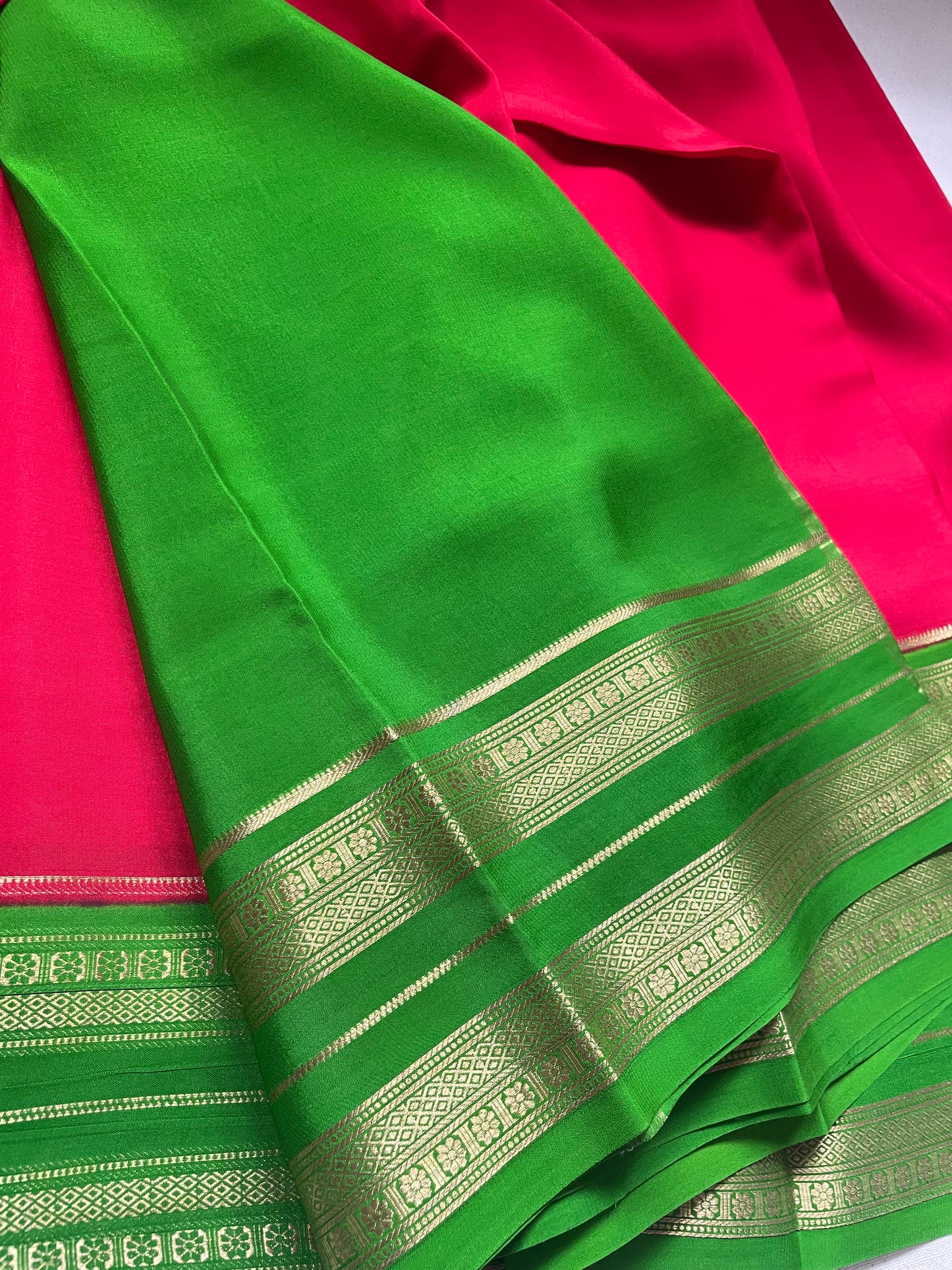 Red N Green Bentex Pure Mysore Crepe Silk Saree