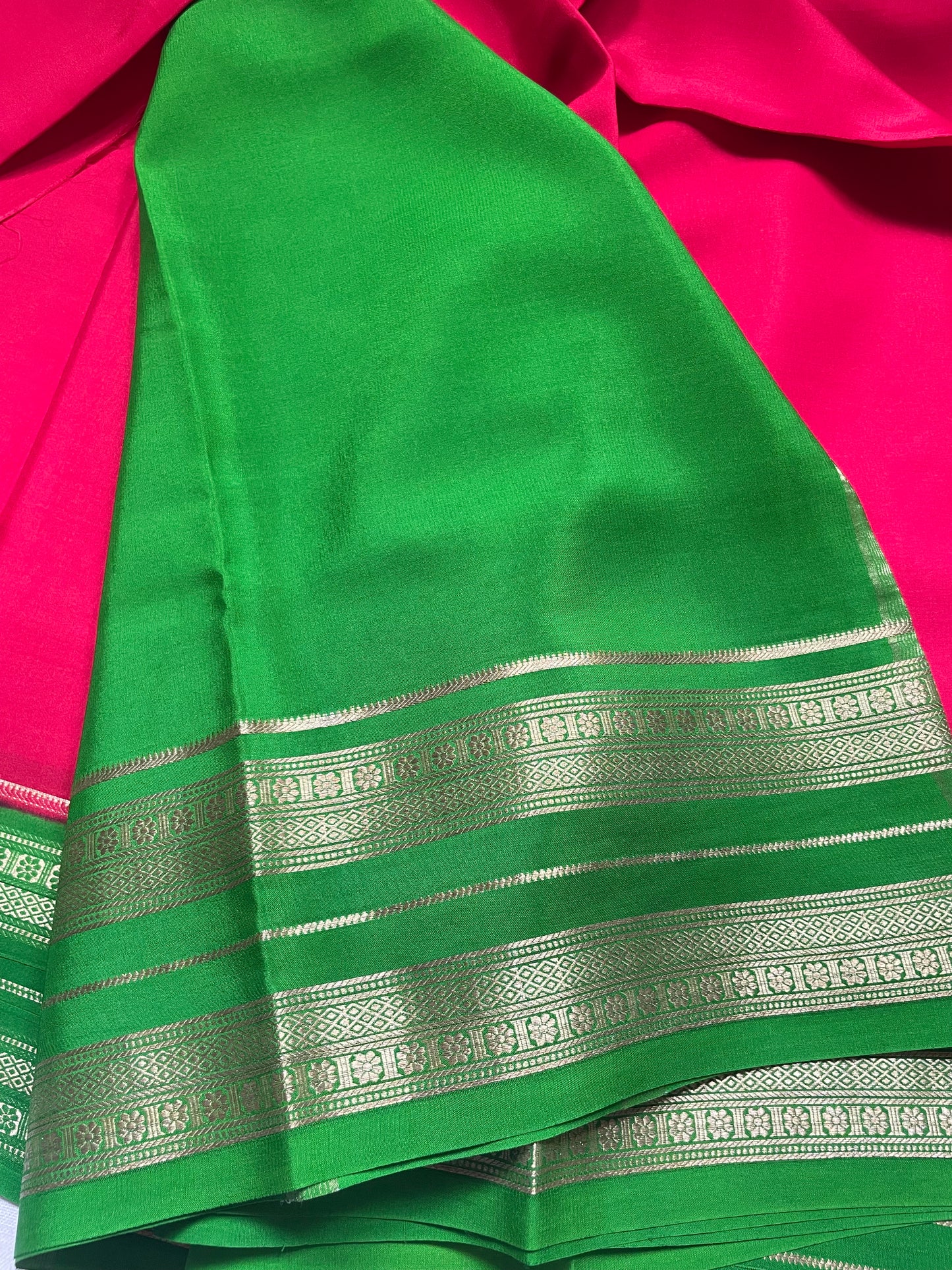 Red N Green Bentex Pure Mysore Crepe Silk Saree