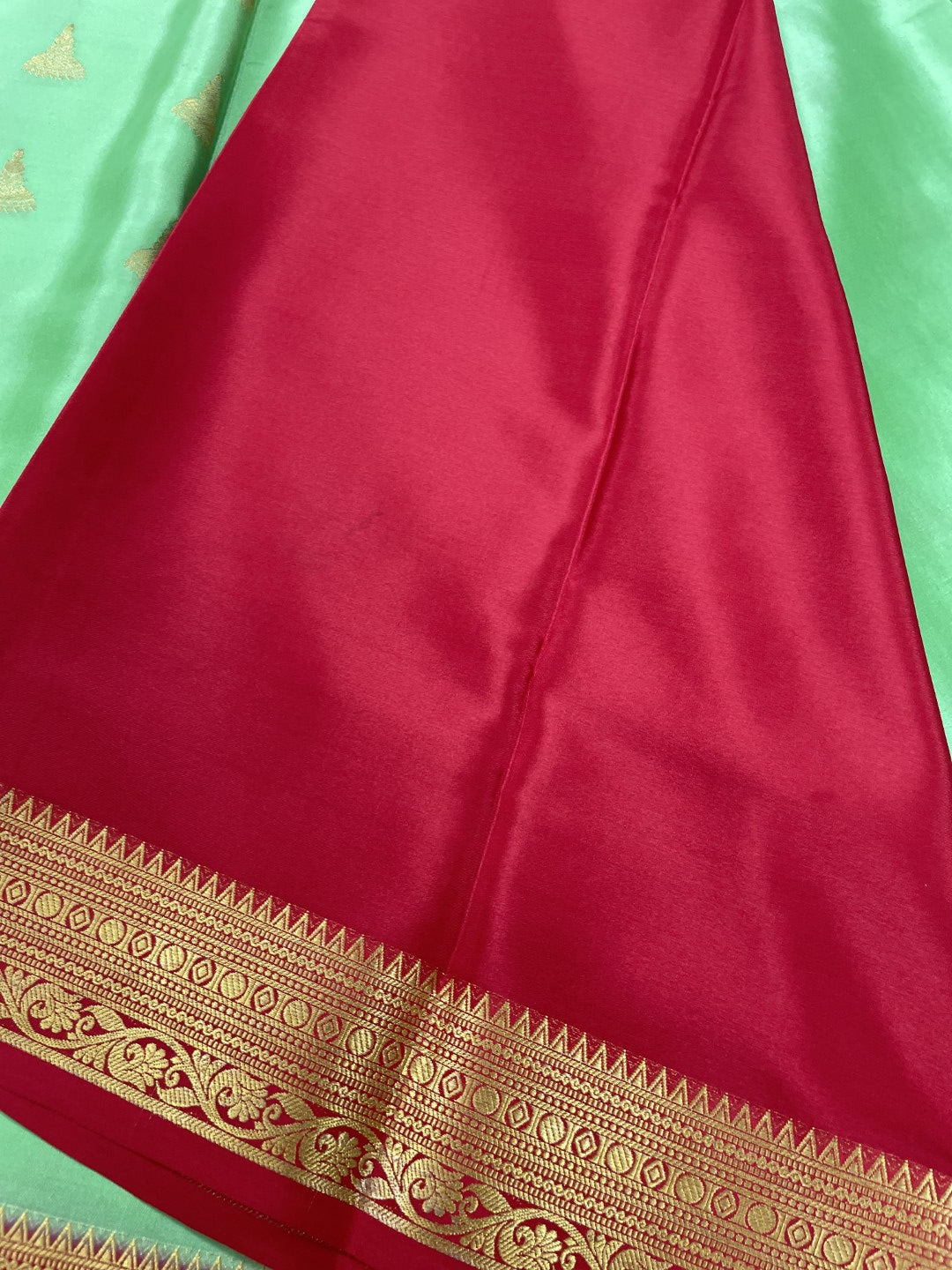 Green N Red Jumka Pure Mysore Crepe Silk Saree