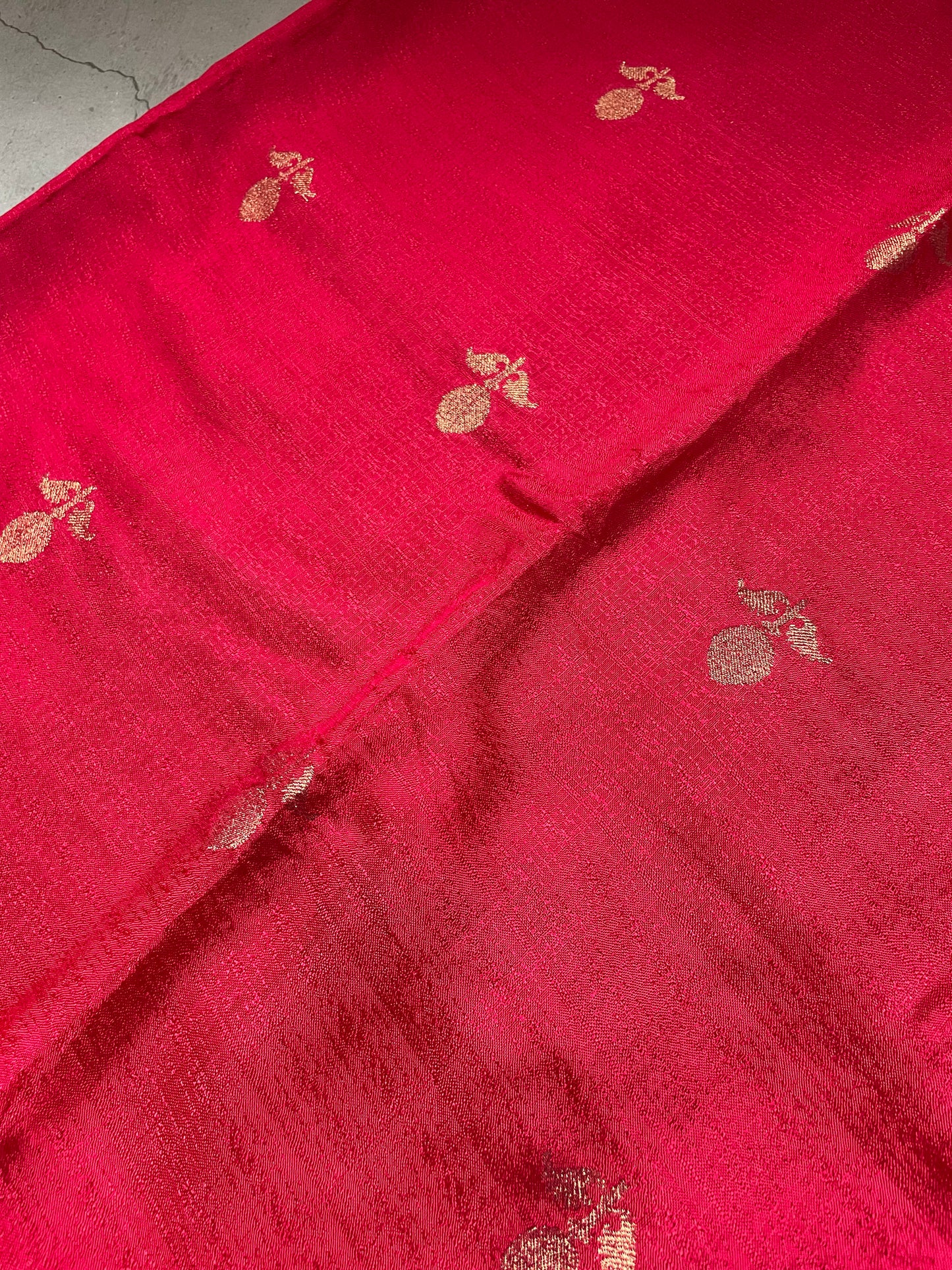 Pink Viscose Banarasi Crepe Silk Saree