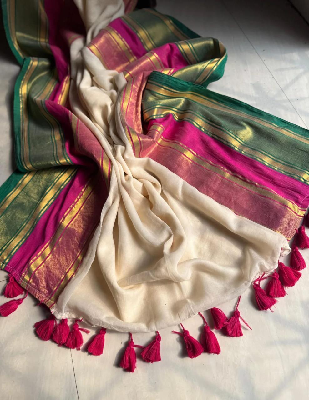 White 3D Mul Cotton Saree