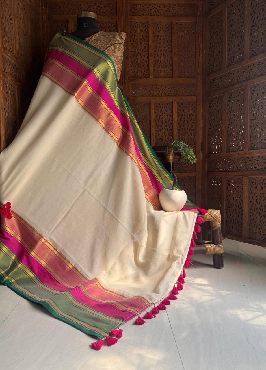 White 3D Mul Cotton Saree