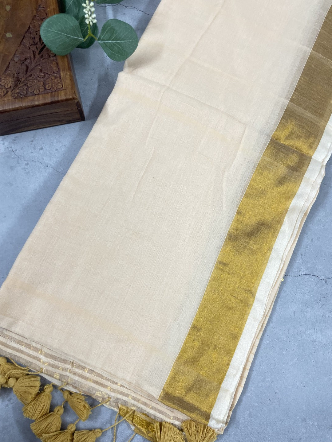 Off White Sequence Pallu Mul Cotton Saree