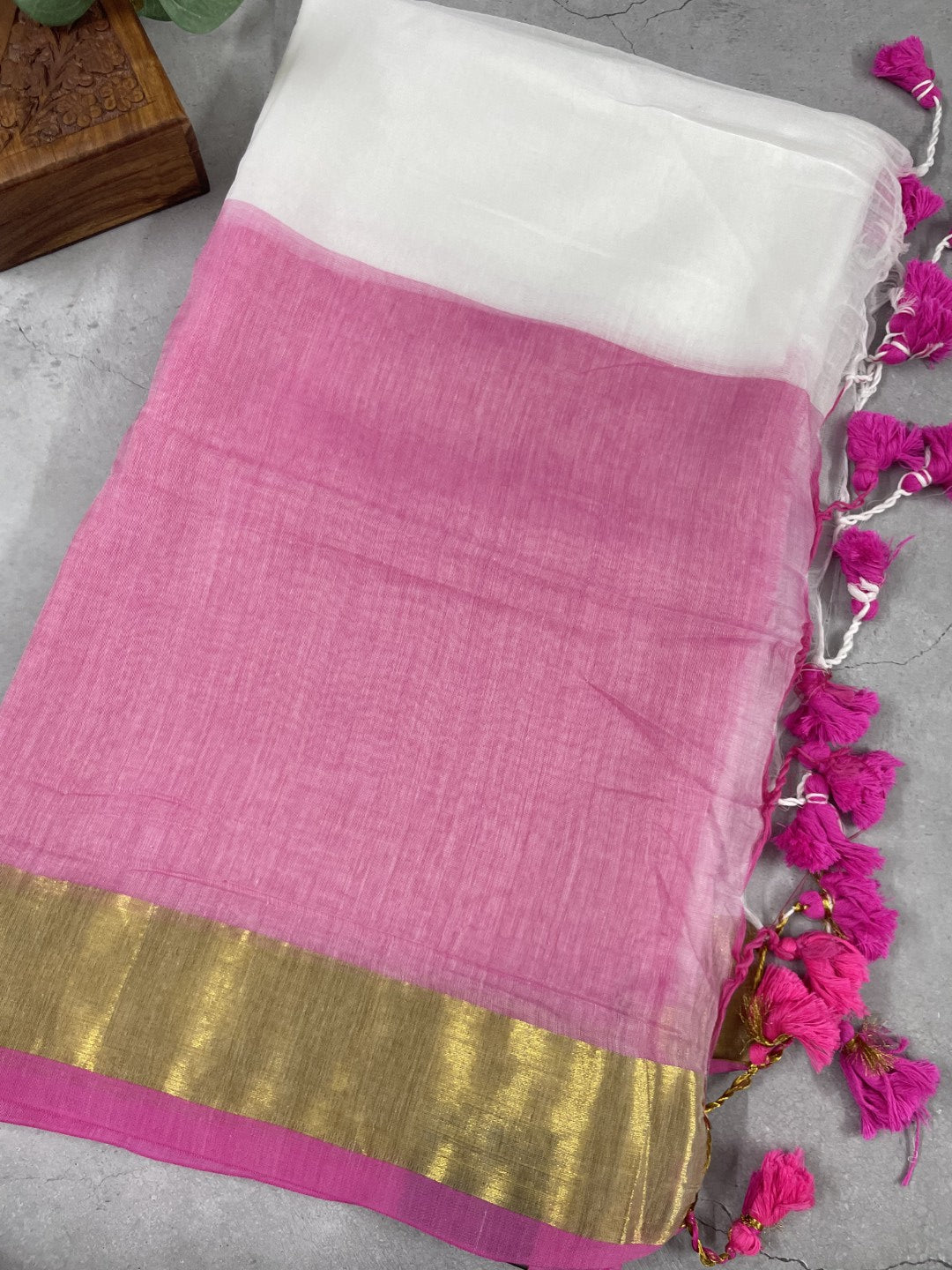 White N Pink Mul Cotton Saree