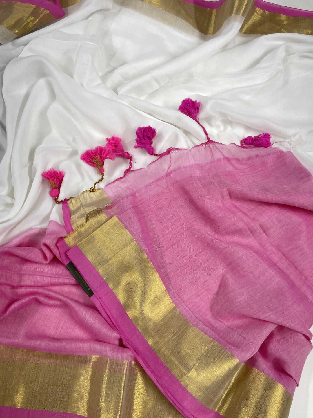 White N Pink Mul Cotton Saree