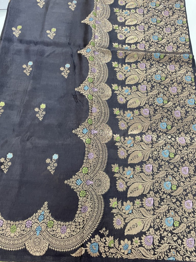 Black Scallop Viscose Dola Silk Saree