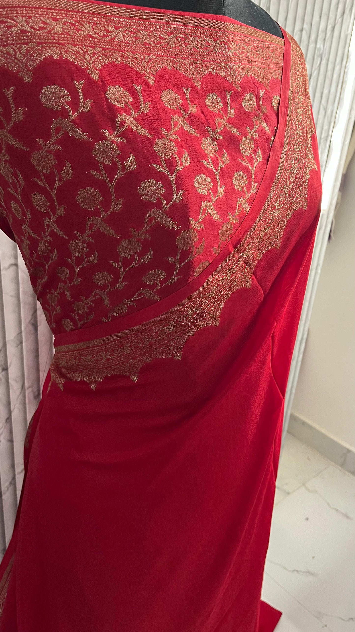 Red Scallop Banarasi Pure Crepe Chiffon Saree