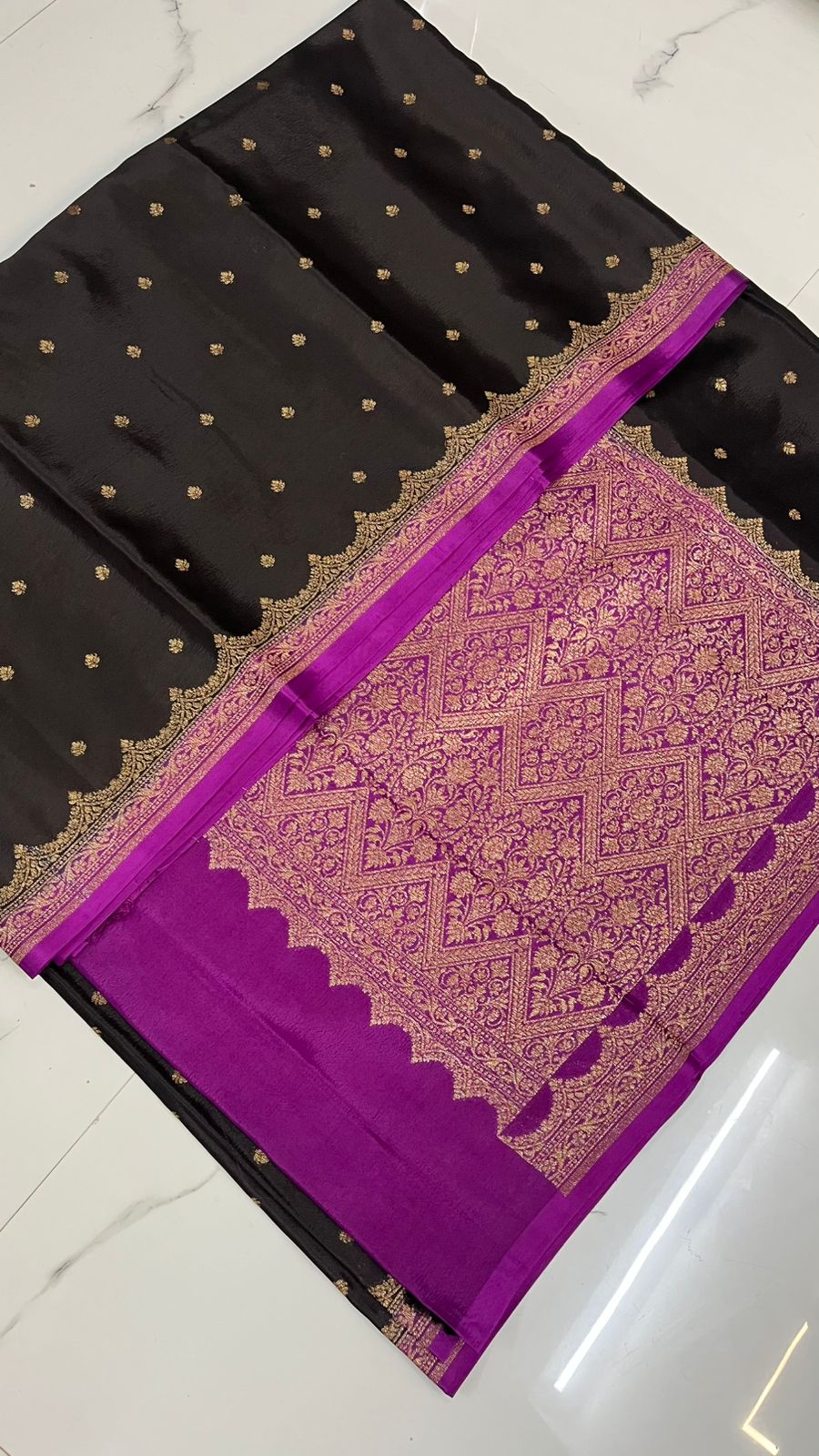 Black N Wine Scallop Koniya Banarasi Pure Crepe Chiffon Saree