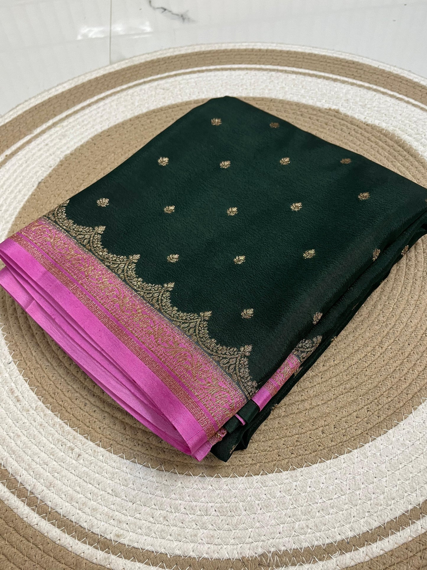 Green N Pink Scallop Koniya Banarasi Pure Crepe Chiffon Saree