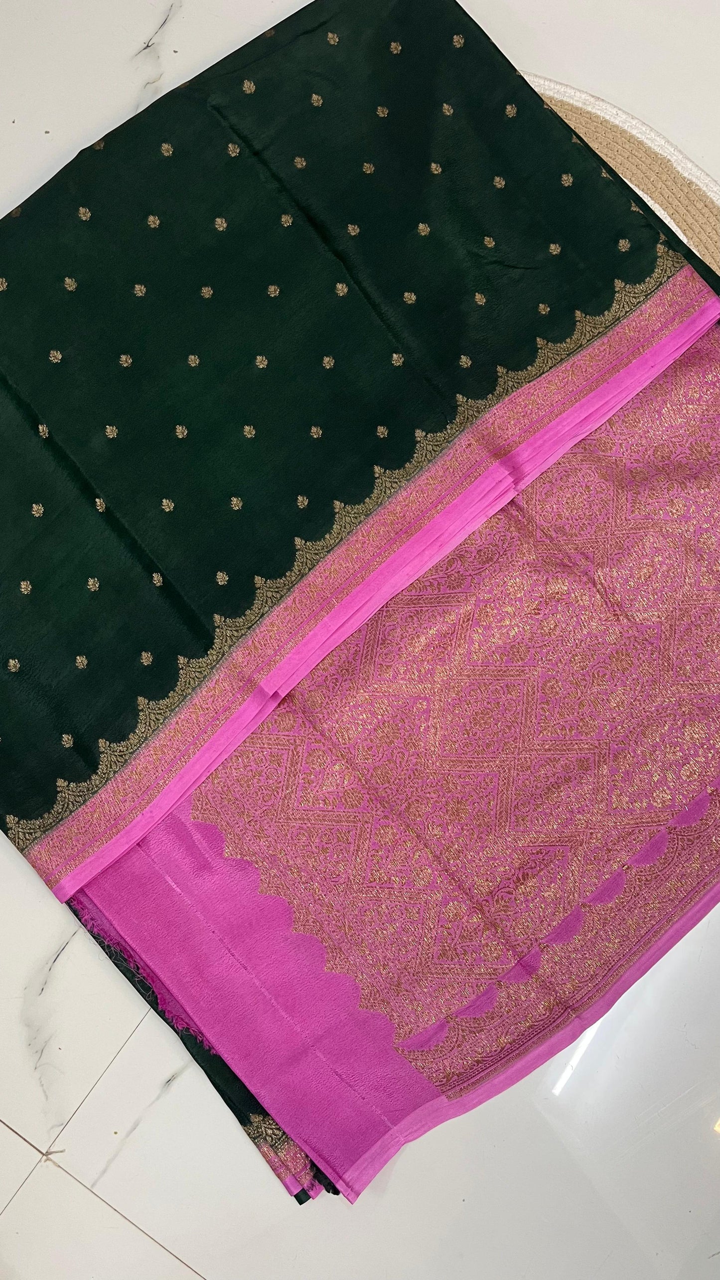 Green N Pink Scallop Koniya Banarasi Pure Crepe Chiffon Saree