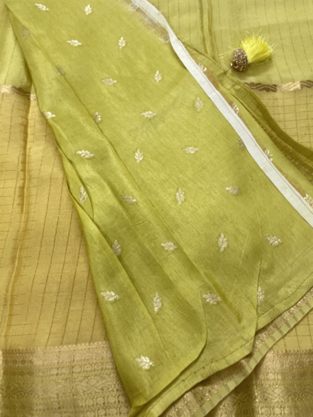 Yellow Zari Highlighted Premium Chinnon Georgette Saree