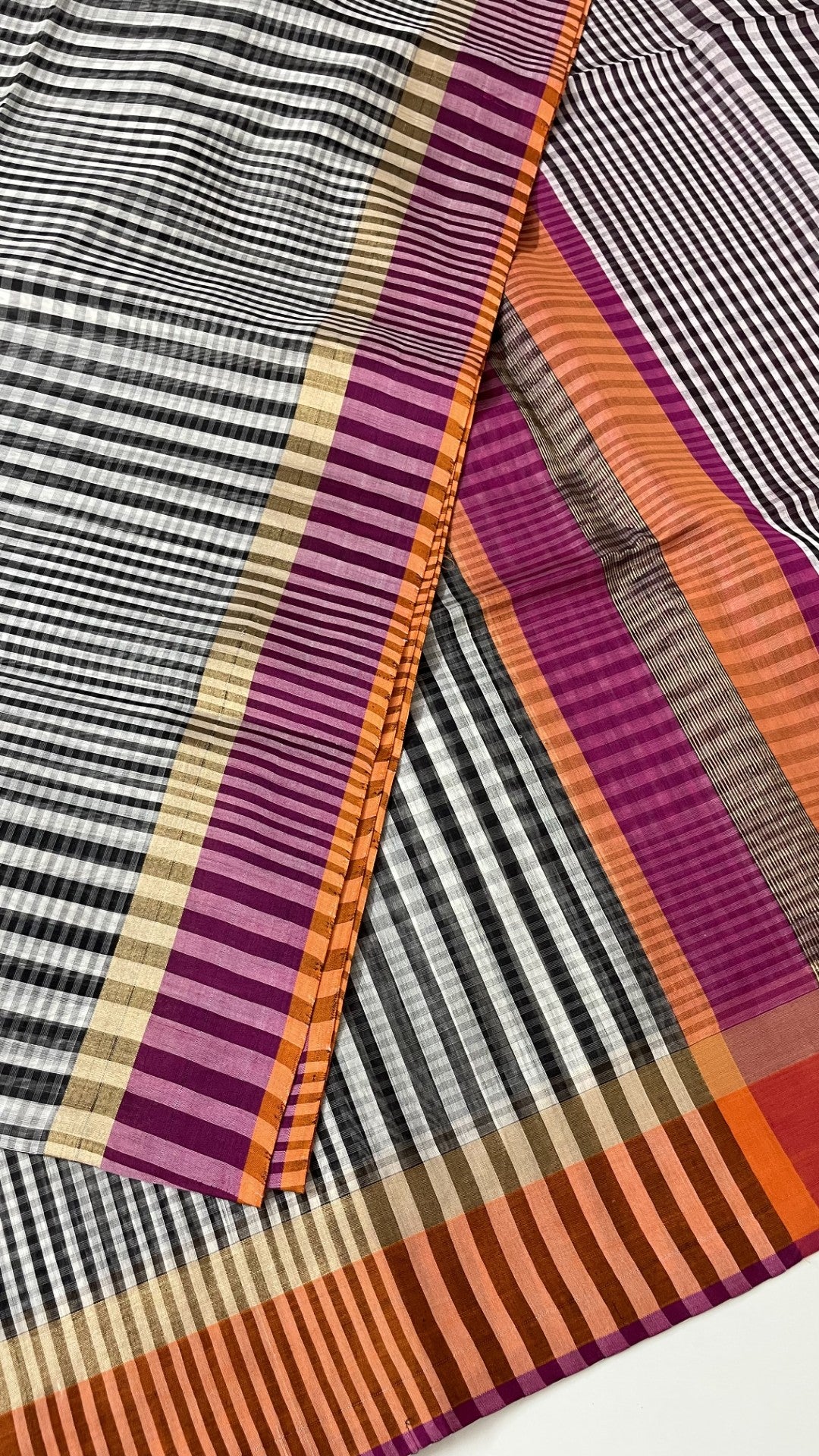 Black N White Checks Pure Maheshwari Silk Cotton Saree
